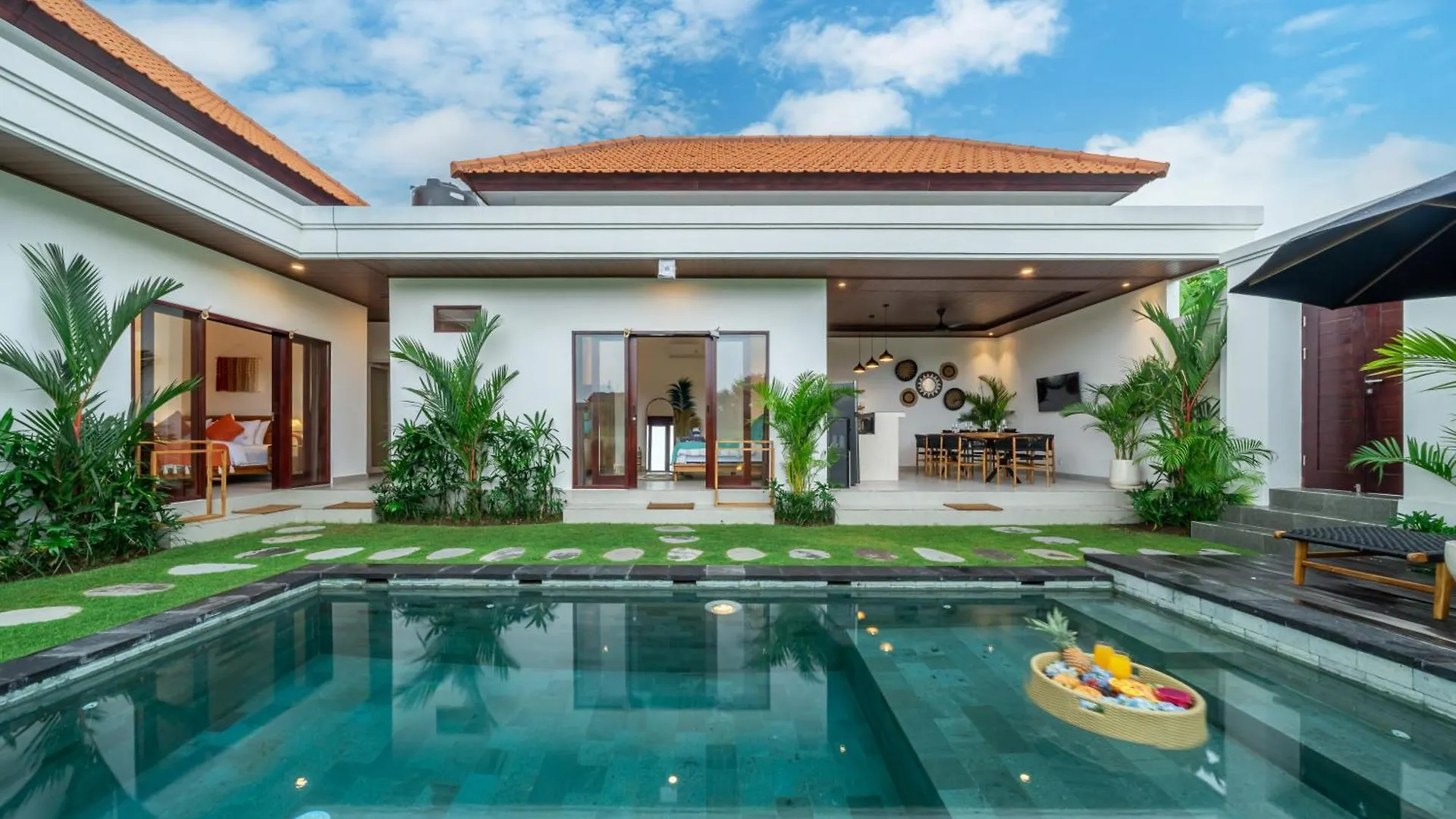 Stunning 4-Bedroom Villa with Breathtaking Ricefield Views - Your Ultimate Bali Getaway Awaits! Kerobokan