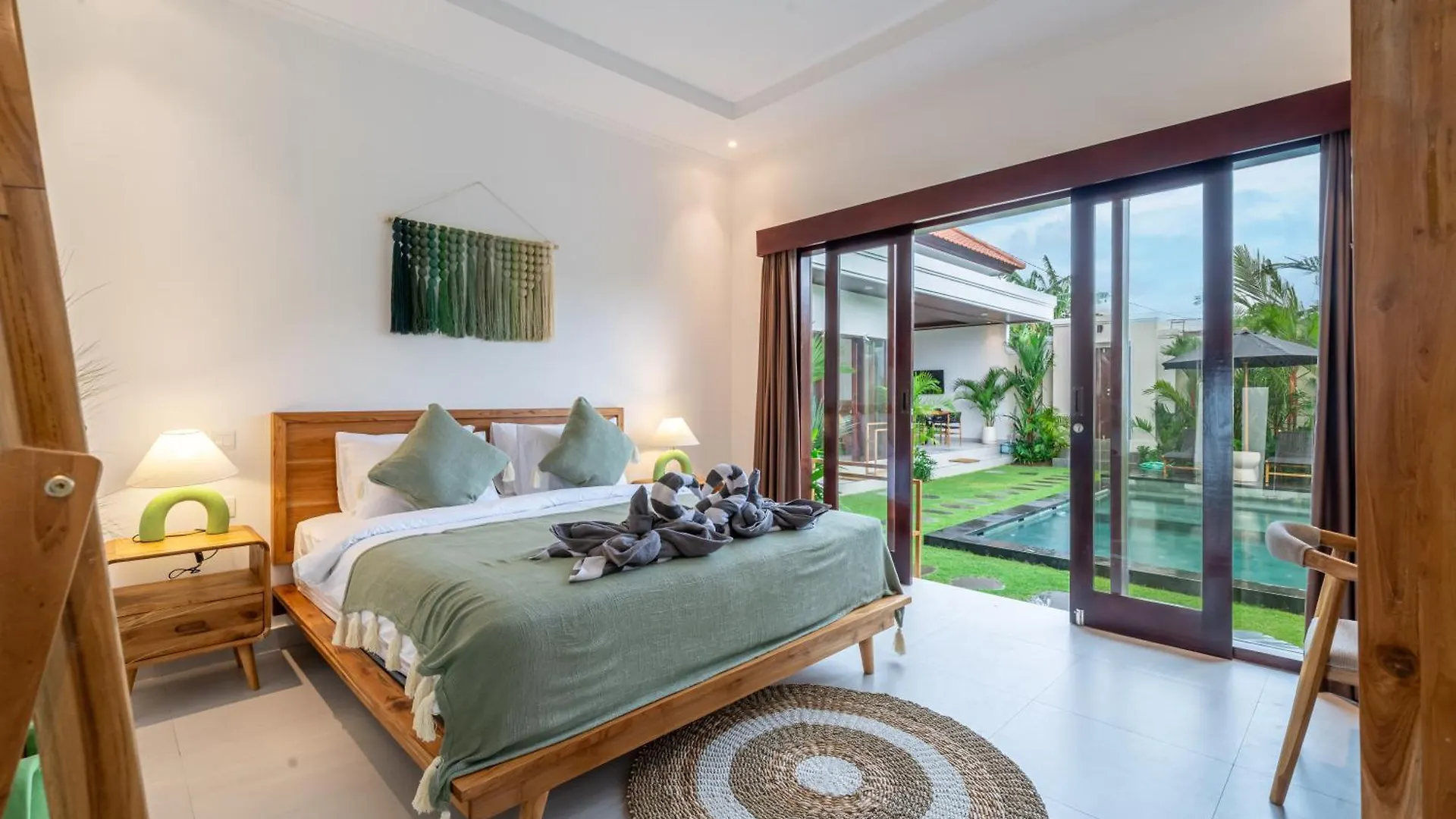 Stunning 4-Bedroom Villa with Breathtaking Ricefield Views - Your Ultimate Bali Getaway Awaits! Kerobokan