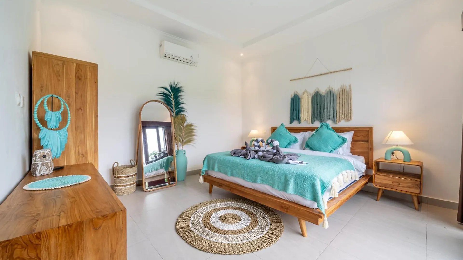 Stunning 4-Bedroom Villa With Breathtaking Ricefield Views - Your Ultimate Bali Getaway Awaits! Kerobokan